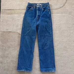 Levi Ribcage Straight Ankle size 25